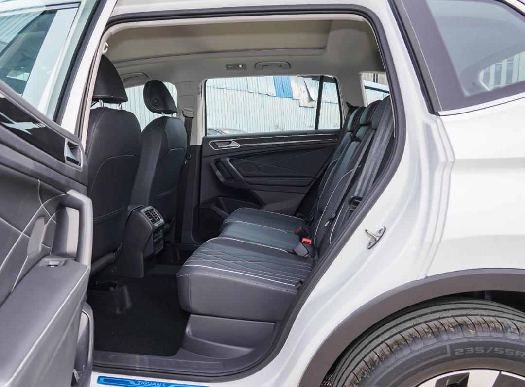 Tiguan 300 TSI Automatic 2WD version Top Full version