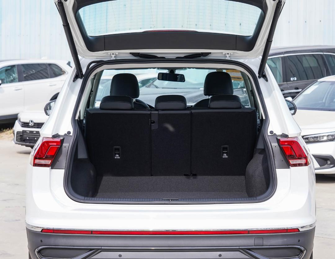 Tiguan 300 TSI Automatic 2WD version Top Full version